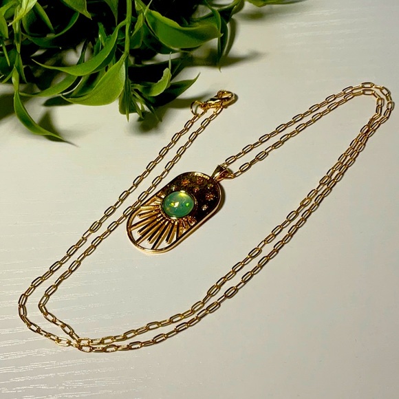 Lovely Fashion Pendant with Delicate Gold Tone Chain - Picture 6 of 6